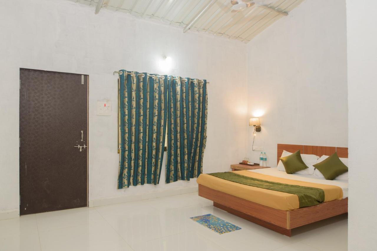 Prajakta Rest House อลีบาก ภายนอก รูปภาพ
