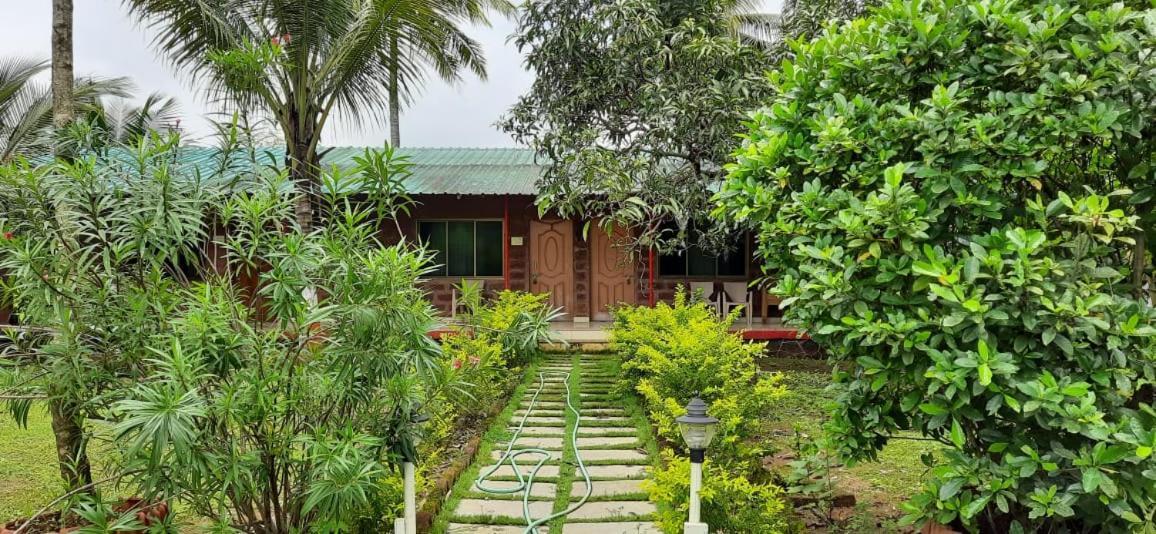 Prajakta Rest House อลีบาก ภายนอก รูปภาพ